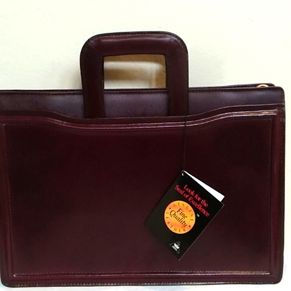 solo Handbags - ❤️Host Pick❤️ NWT Solo Briefcase Bag